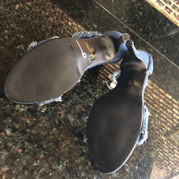 NEW Gorgeous Denim Heels with Pearl Studs, Size 10 - Picture 7 of 8